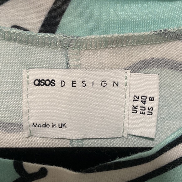 Asos oversized dress with cute bone print size US 8 - Picture 4 of 6